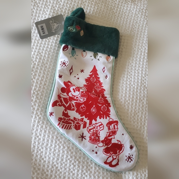 Disney 2022 Christmas Minnie and Daisy stocking - Picture 1 of 13